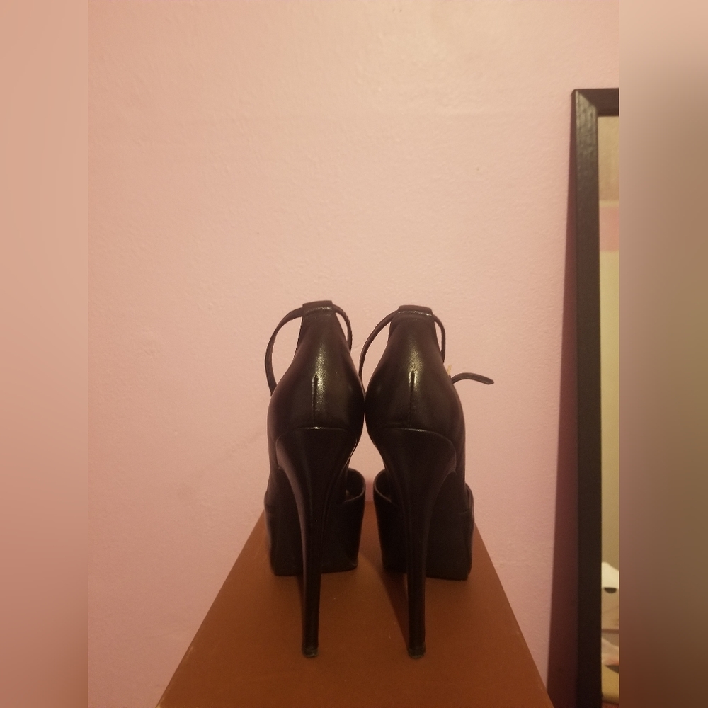 Steve Madden - Picture 3 of 3